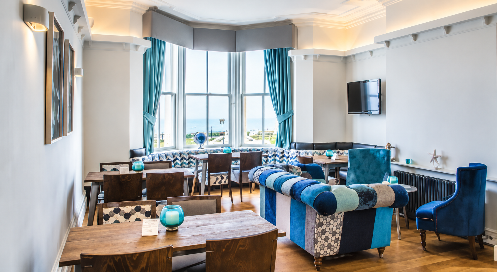 Hotel lounge